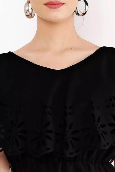 Chic Elegance: Oceanista Women's Black V-Neck Crepe Top